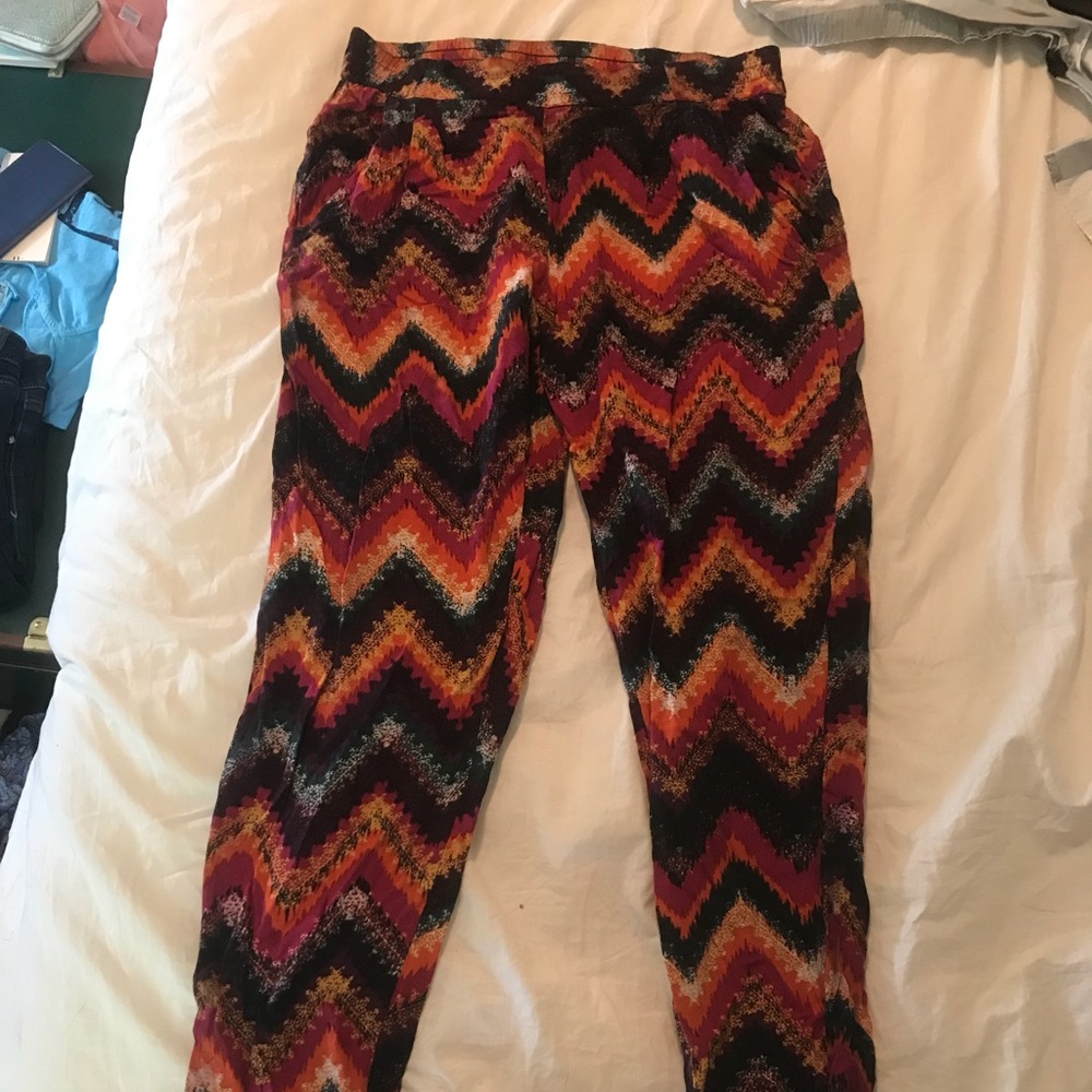 Patterned fun pants size L